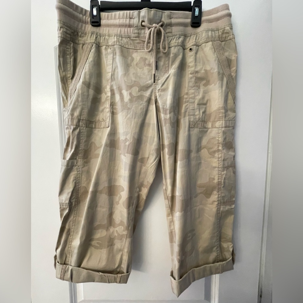 Natural Reflections size 16 camouflage cargo crop pants from Bass Pro Shops.